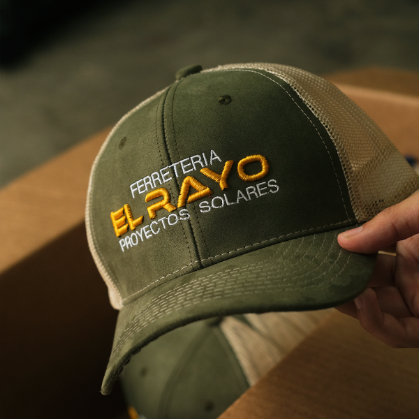 r-uniformes-Gorra-gamuza-verde-6 gorras bordadas para agroservicios en Guatemala